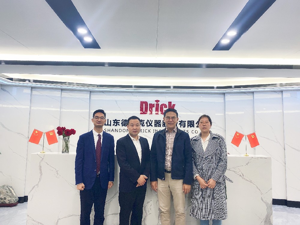 濟(jì)南市天橋區(qū)貿(mào)促會會長孫正、海外機(jī)構(gòu)（中國）聯(lián)合辦公中心主任、山東省僑聯(lián)青委會副會長李化冰一行蒞臨德瑞克考察指導(dǎo)